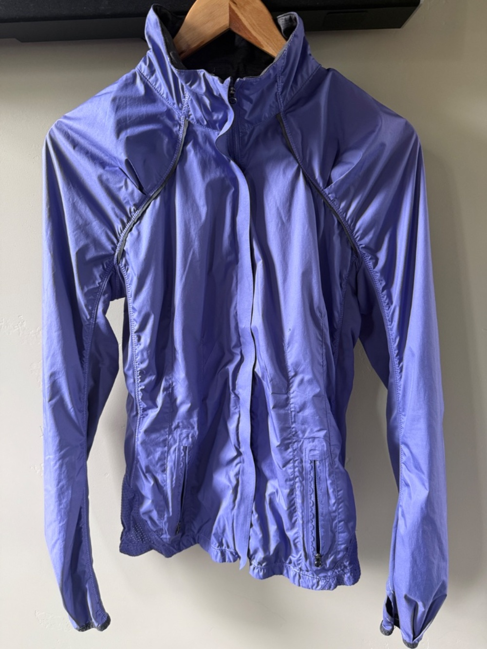 Lululemon Run Essential Jacket Purple Windbreaker Lightweight (Size 4) - Picture 2 of 13